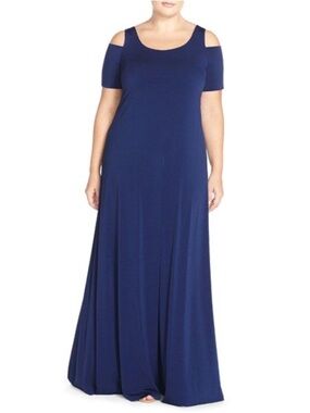 PLUS SIZE MAXI GOWN